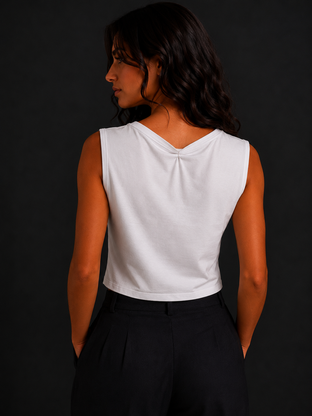 Top Crop Donna “Unlocked Heart” – Canotta Bianca Minimal con Stampa Cuore