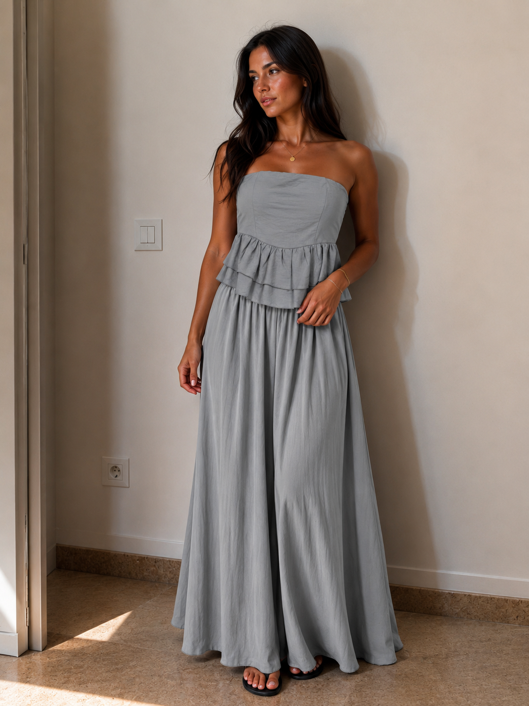 Abito Corto Bianco in Sangallo – Eleganza Romantica e Femminilità Senza Tempo