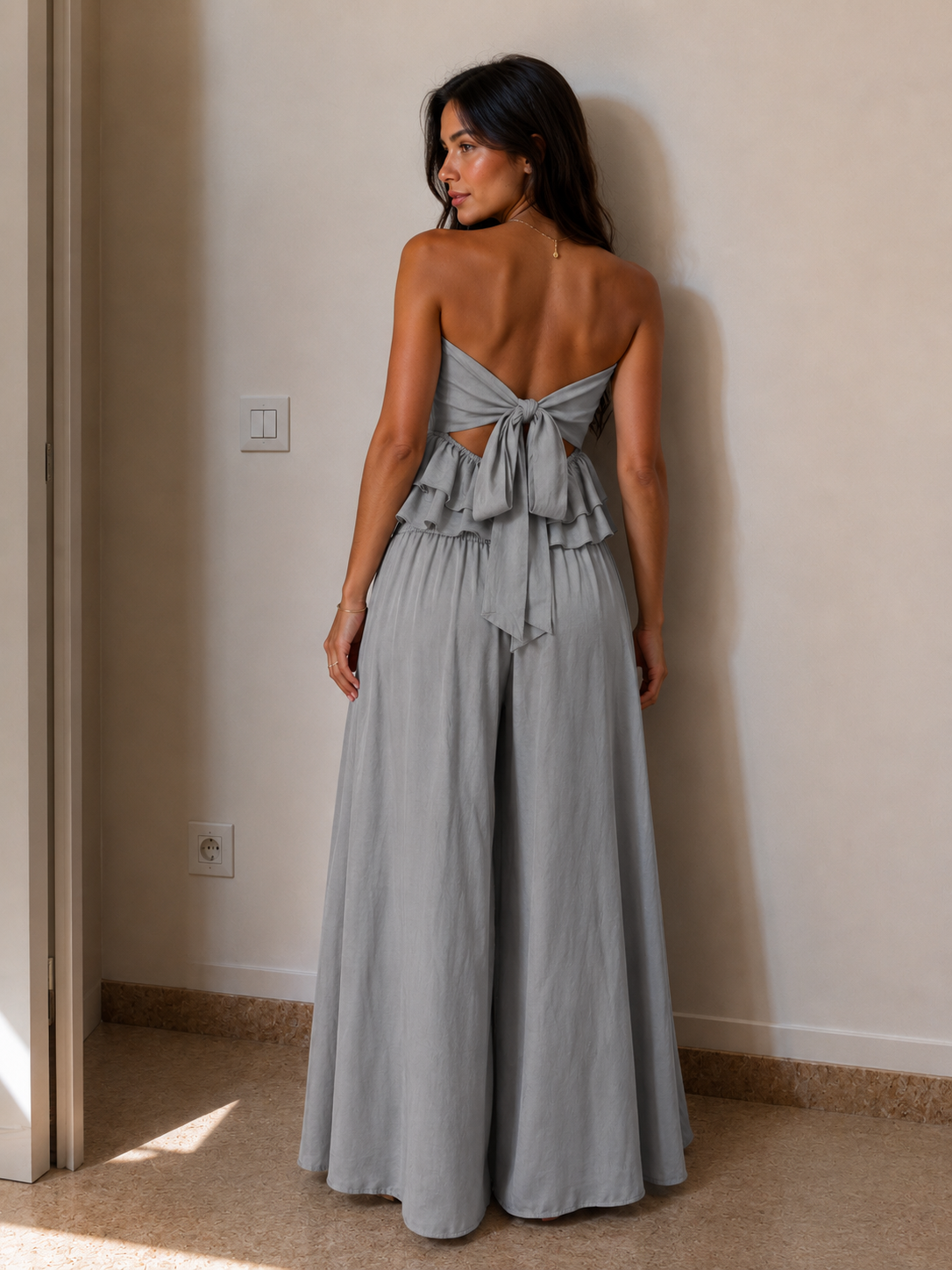 Abito Corto Bianco in Sangallo – Eleganza Romantica e Femminilità Senza Tempo